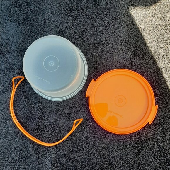 Tupperware Toys Mini Cake Carrier Cupcake Taker 5.5" D Orange RARE VTG 1980’s - Picture 6 of 6